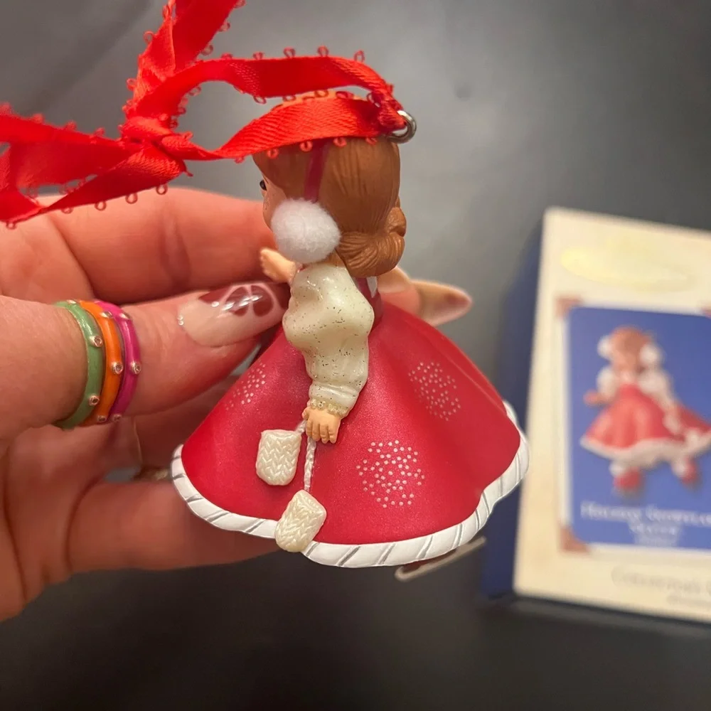 Hallmark Ornament Christmas Madame Alexander Holiday Snowflake Skater‎ 2003